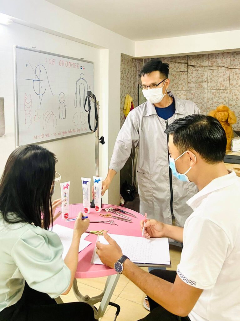 Học Cắt Tỉa Lông Chó Mèo TPHCM
